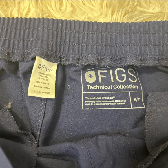◾️Figs Technical Collection Cargo Scrub Pants - Picture 5 of 7